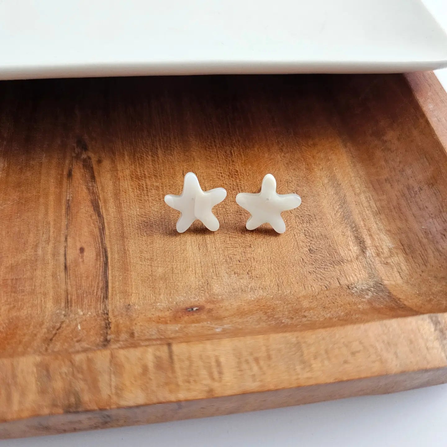 Starfish Studs - Ivory